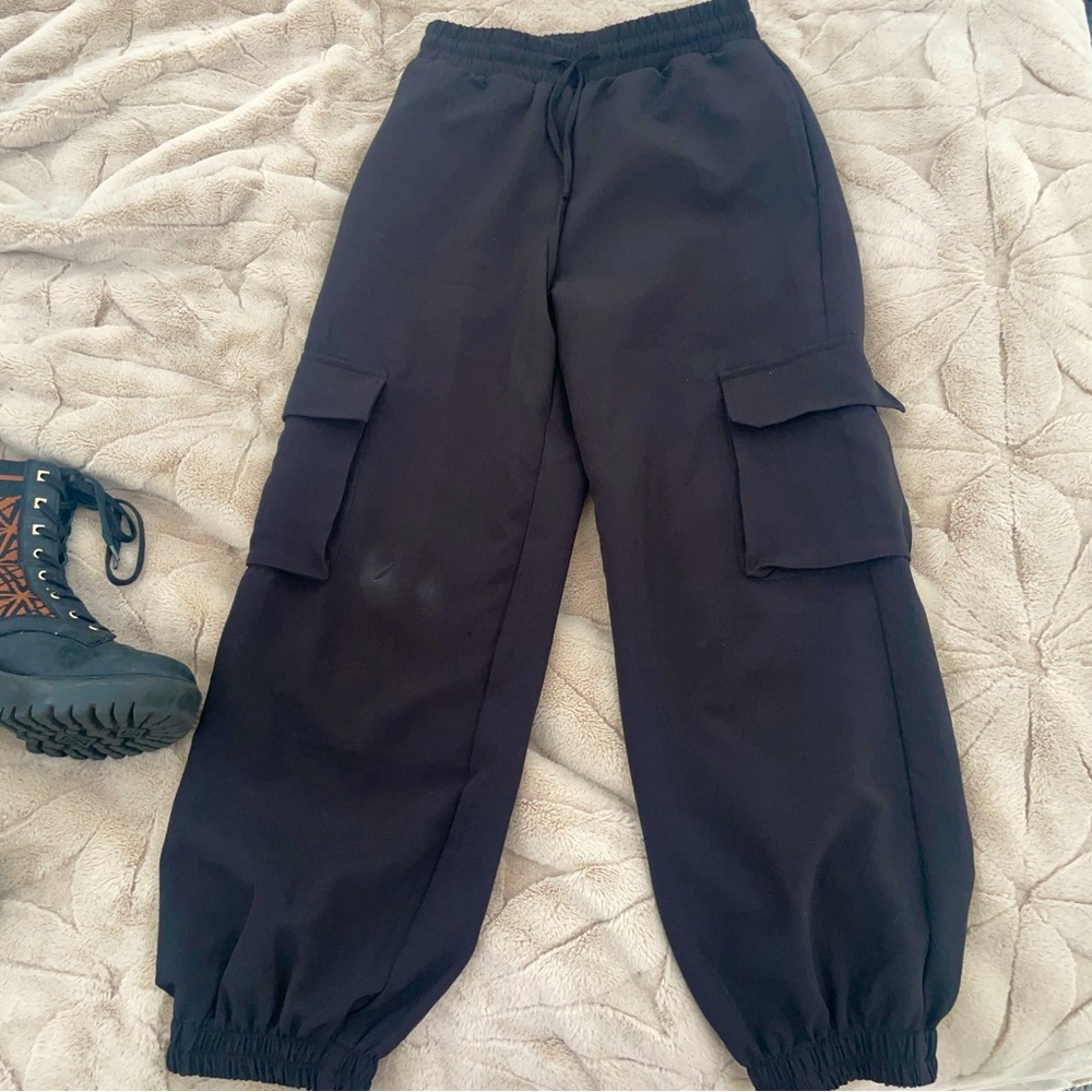 Comfortable and well fitting cargo pants 👌😍